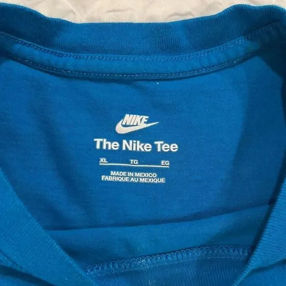 T-shirt Nike. Great condition Size XL kids - Picture 3 of 3
